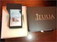 Beautiful sterling silver Jeulia ring in box