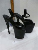 Ladies Shoes - Size 7
