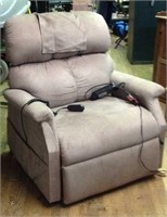 Good condition lift chair recliner