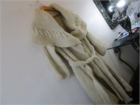 Peignoir tricoté à main 100% pure laine taille M