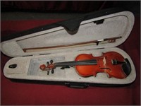 small violin no name