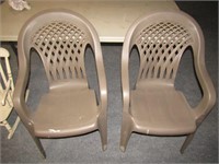 outdoor plastic chairs