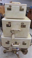 3PC VINTAGE LUGGAGE MADE IN HONG KONG