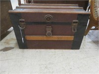 VINTAGE TRUNK WITH TRAY 16"T X 26"W X 14"D