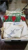 SELECTION OF VINTAGE CROCHET AND LACE