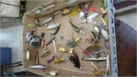 SELECTION OF VINTAGE FISHING LURES AND REEL