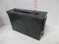 OLD METAL AMMINITION MILITARY BOX