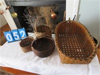 4 PRIMITIVE BASKETS