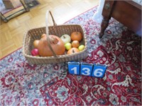 SWING HANDLE SHAKER BASKET WITH GOURDS