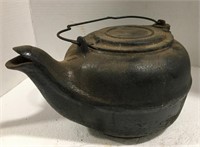 Cast iron tea pot marked number 7*minor surface