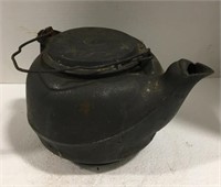 Cast iron tea kettle*sight surface rust