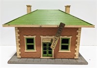 Metal Lionel brand  waiting room Building with