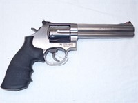 Smith and Wesson model 686-6 357 mag Revolver