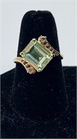 14K Ring with Green Stone 3.4g