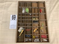 CONTENTS OF TYPE TRAY ANTIQUE LURES