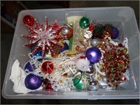 Asst. Christmas ornaments in plastic 44 qt. tote