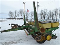 John Deere 7000 6-Row Planter