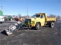 1980 Ford 700 Dump Truck w/ 10' Snow Plow