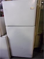 Garage Frididaire Fridge (Pick Up Only)