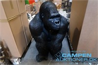 Stor gorilla figur, ca. H110 cm.