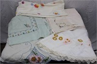 Sweet vintage table linens lot #1