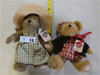 Pair of Boyds Gen-yoo-wine Bears