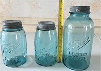 Blue ball Mason jars/w lid
