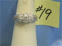 14kt, 6.9gr White Gold Beautiful Diamond Ring,