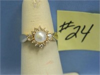 14kt, 4.7gr Yellow Gold Pearl & Diamond Ring,