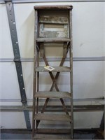 6 FOOT WOOD PAINT LADDER