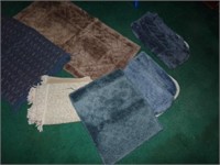 ASSORTMENT OF RUGS & TOTE
