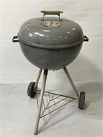 Weber 22" Kettle classic charcoal grill