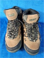 Hi-tec waterproof hiking/walking boots mens size