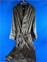 Like new Guillaume Home bath robe, size XL Brown