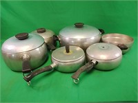 Assorted cooking pots 6.5"-10"