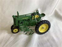 JD G & CULTIVATOR CUSTOM