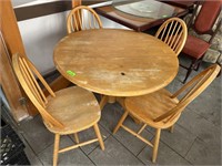 40" Round Dinning Table & 4 Chairs
