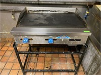 Castle 36" Gas Griddle w/ Stand