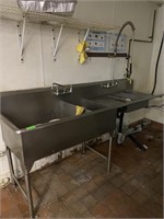 2 Compartment S/S Sink w/ Pre-Rinse Sink & Hose