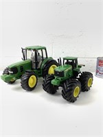 2 tracteurs miniatures ERTL John Deer en plastique