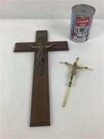 2 crucifix dont en bois / métal