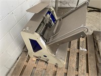 Carlyle Bench Top Bread Slicing Machine