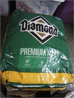 DIAMOND PREMIUM ADULT DOG FOOD 40LBS. TEAR IN BAG