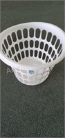 United Plastics 2 bushel laundry basket