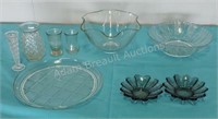 9 pieces assorted vintage glassware