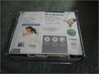 BROOKSTONE THERMO-STAT SHEETS (Q) MISSING BOTTOM
