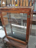 Table top display cabinet
