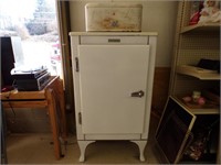Vintage General Electric Refrigerator Works