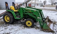 JD 4300 Tractor w/Scoop