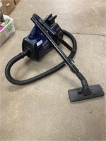 Sanitaire Electrolux Pro Vacuum.